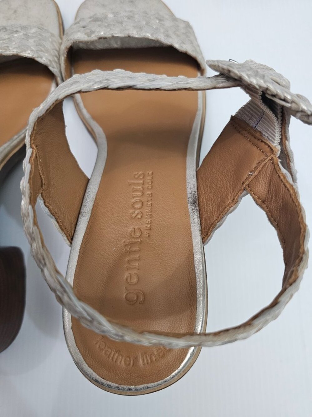 Gentle Souls Madelyn Woven Sandal Ice Metallic Leather Block Heel Womens 11 NEW - Picture 11 of 15